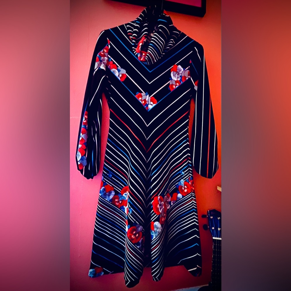 Chic Black Floral Long Sleeve Dress